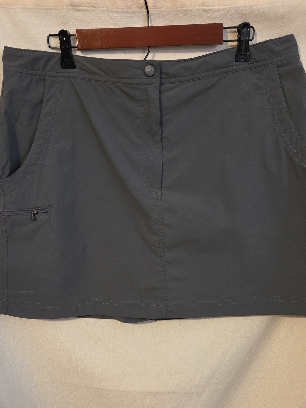L L Bean Comfort Trail Skort Dark Gray XL EUC